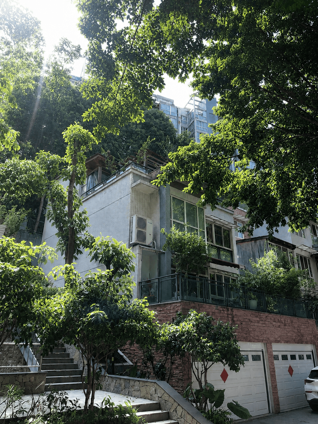 怒江岛居岁月从容升级：小小岛老别墅加装蒂升悦行款电梯